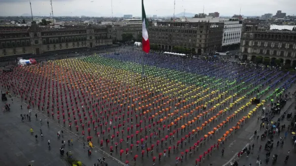 LGBTQ+ activists gather in Mexico City to create “world’s largest human LGBTQ+ flag”